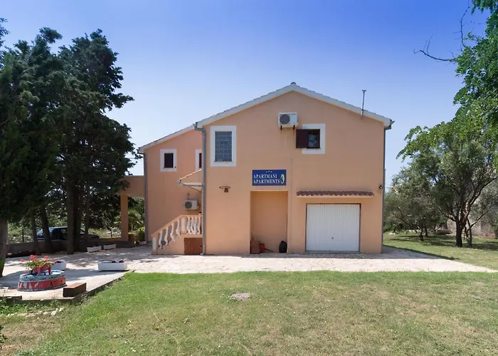 Casa Nada - By Ta Leut Agency *